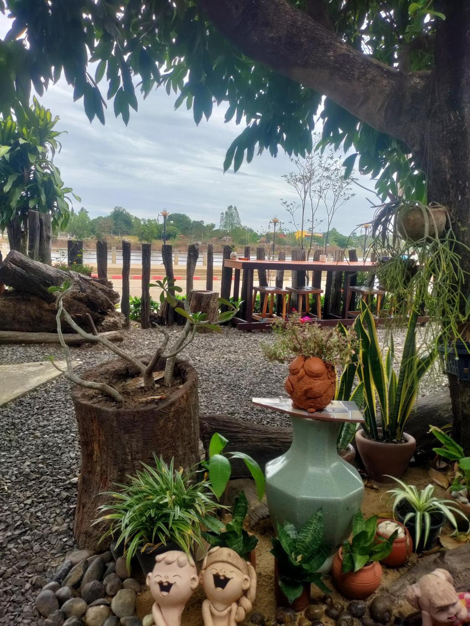 Rim Than View Resort Ubon Ratchathani Exteriör bild